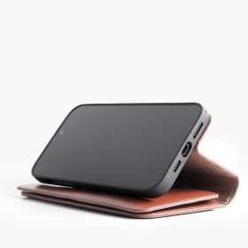 Wachikopa leather case compatible with iPhone 15 Pro with card slot