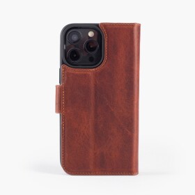 Wachikopa leather case compatible with iPhone 14 Pro with card slot