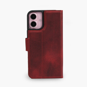 iPhone 16 Plus ile uyumlu, kart yuvalı Wachikopa deri kılıf.