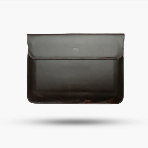 Wachikopa leather case for MacBook Pro 16" with card slot