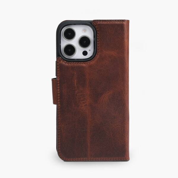 Funda de piel Wachikopa compatible con iPhone 16 Pro con ranura para tarjetas