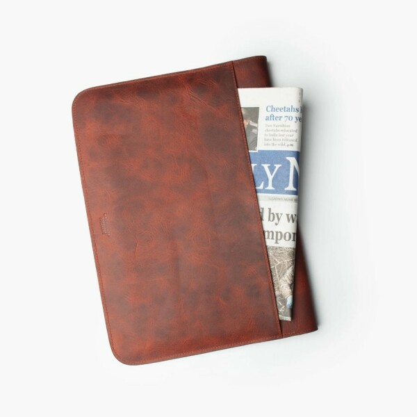 Wachikopa leather case for MacBook Pro 14" with card slot